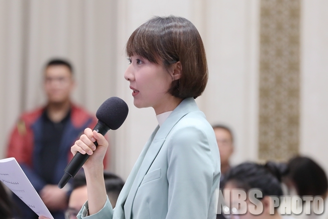 国家统计局新闻发言人就2025年前三季度国民经济运行情况答记者问