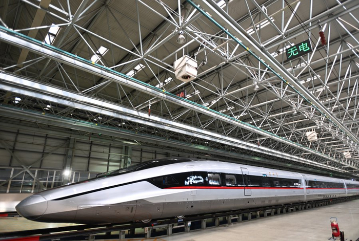 CR450动车组样车跑出453公里时速