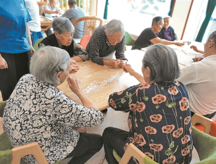 从“养老”到“享老” 一张信用卡的温度革新