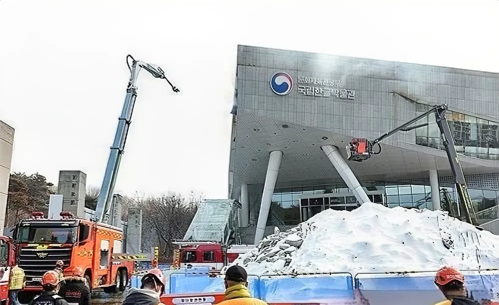 华峰超纤：截止2025年10月31日股东人数约为8.9万