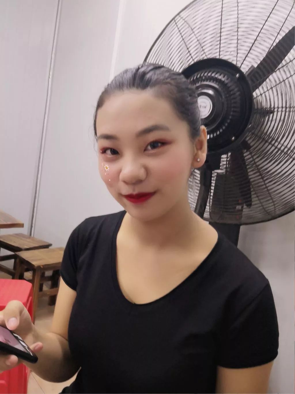 卖药富过卖水，中国女首富首次花落“医药一姐”