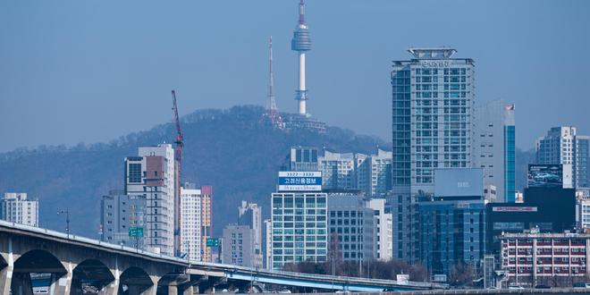英伟达宣布与三星电子合作建设新型人工智能工厂