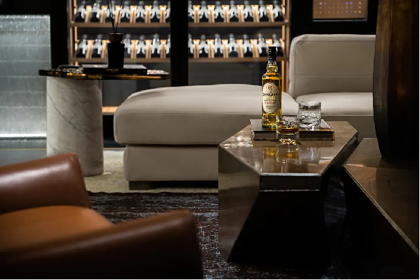 我乐家居获得外观设计专利授权：“柜门（繁花-3)”