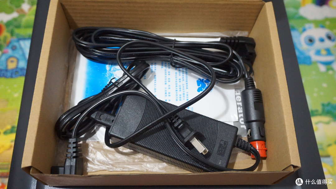 富信科技获得外观设计专利授权：“车载冰箱（1）”