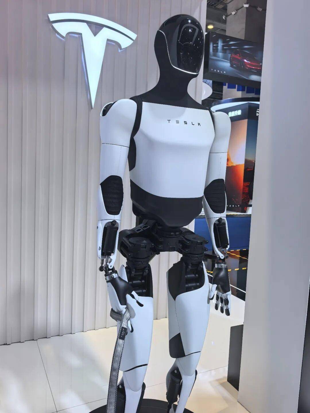 进博会观察丨鞋服馆里的黑科技