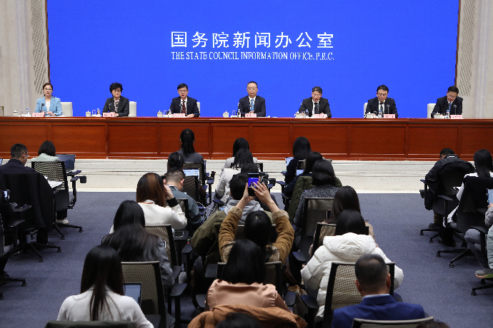 今日看点｜国新办将举行国务院政策例行吹风会，介绍加快场景培育和开放推动新场景大规模应用有关情况