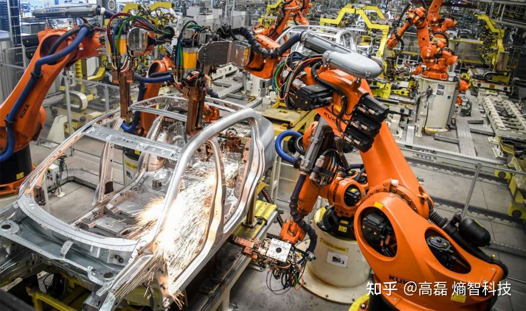 商用车智能化闯关：成本、法规与场景落地的“三重门”