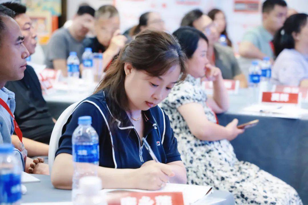 在不确定性中穿行:资管大咖共探穿越周期之道