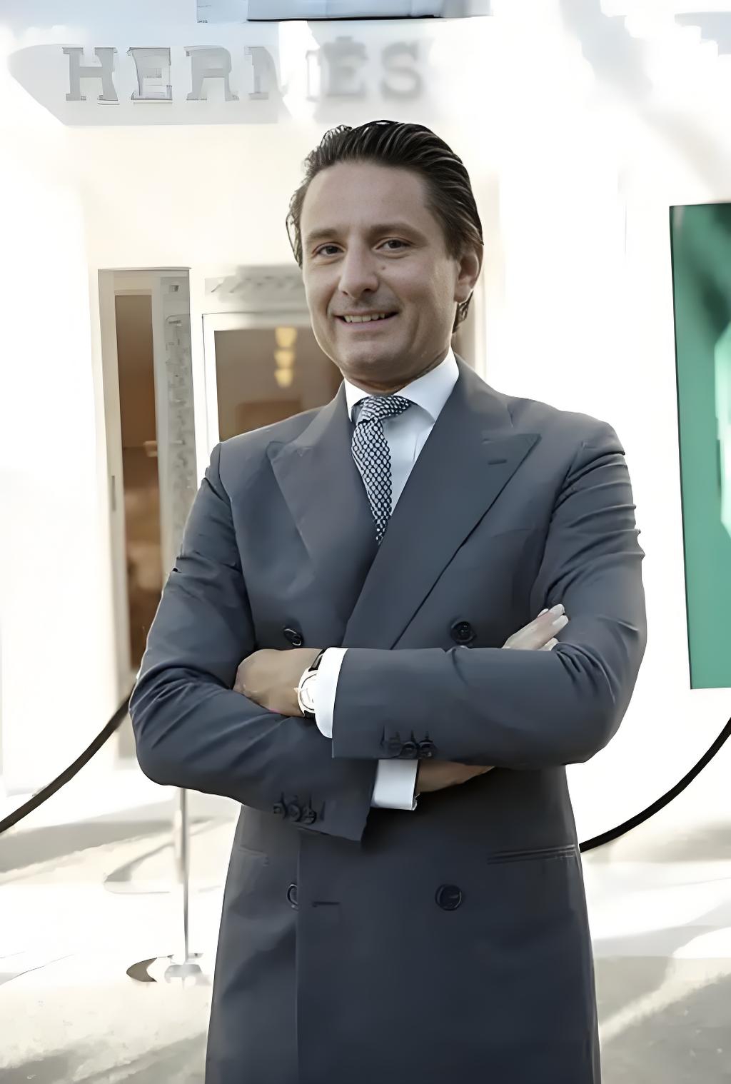 150亿美元离奇蒸发、顾问自杀：谁掏空了爱马仕继承人？