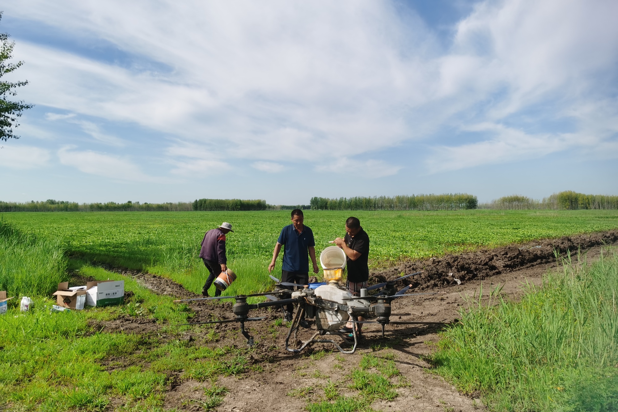 富邦科技：推进“天生旦”百万亩科技助农示范项目落地