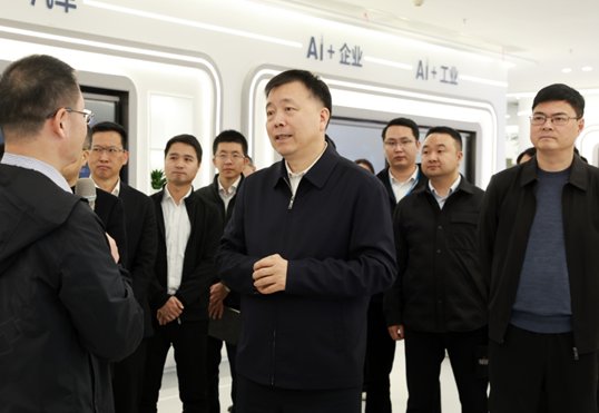 新 华 都：深耕酒类核心赛道并拓展多品类