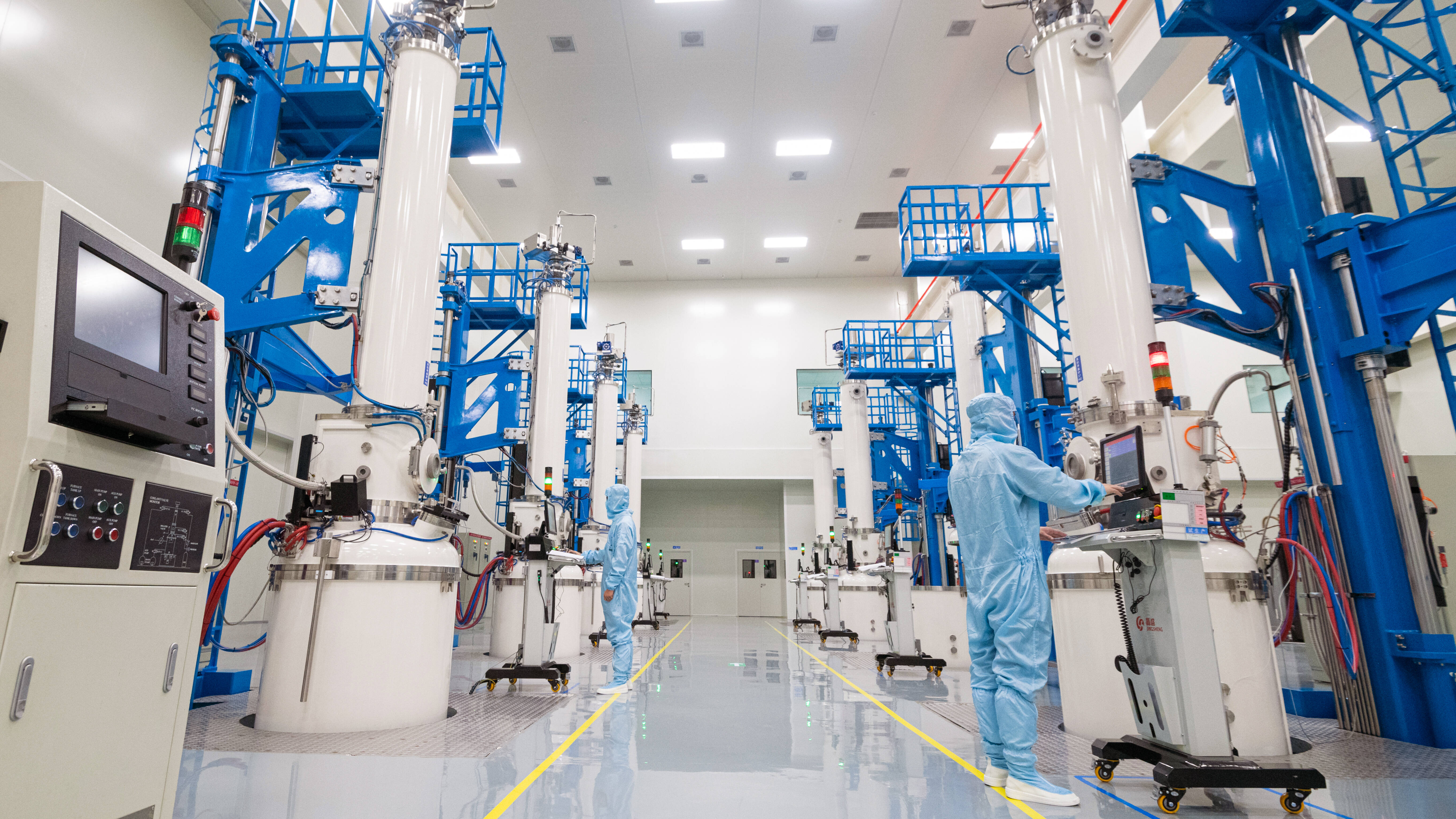 江苏“十五五”规划建议：增强新材料、生物医药等产业优势 深度融入长三角大飞机产业集群建设