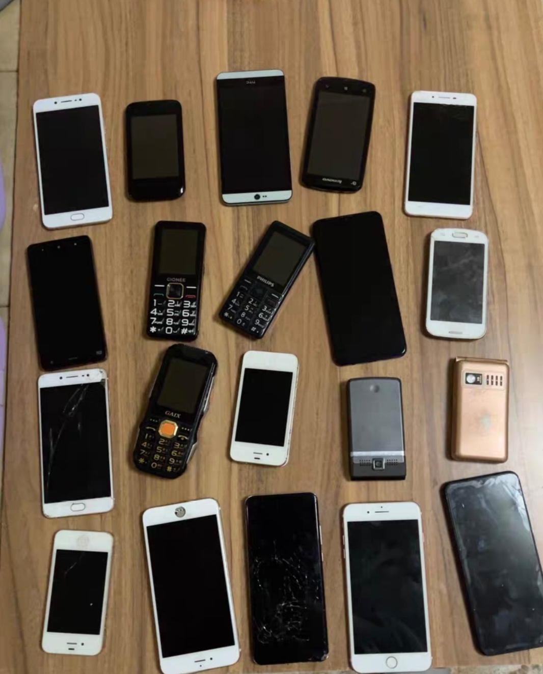 旧手机回收行业“猫腻”多套路深