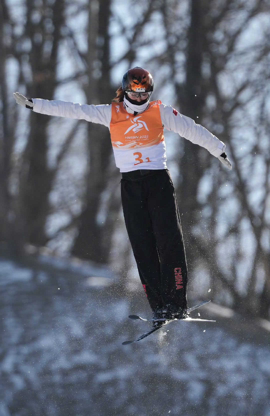 FILA发布自由式滑雪空中技巧国家队全新比赛服，助力中国健儿