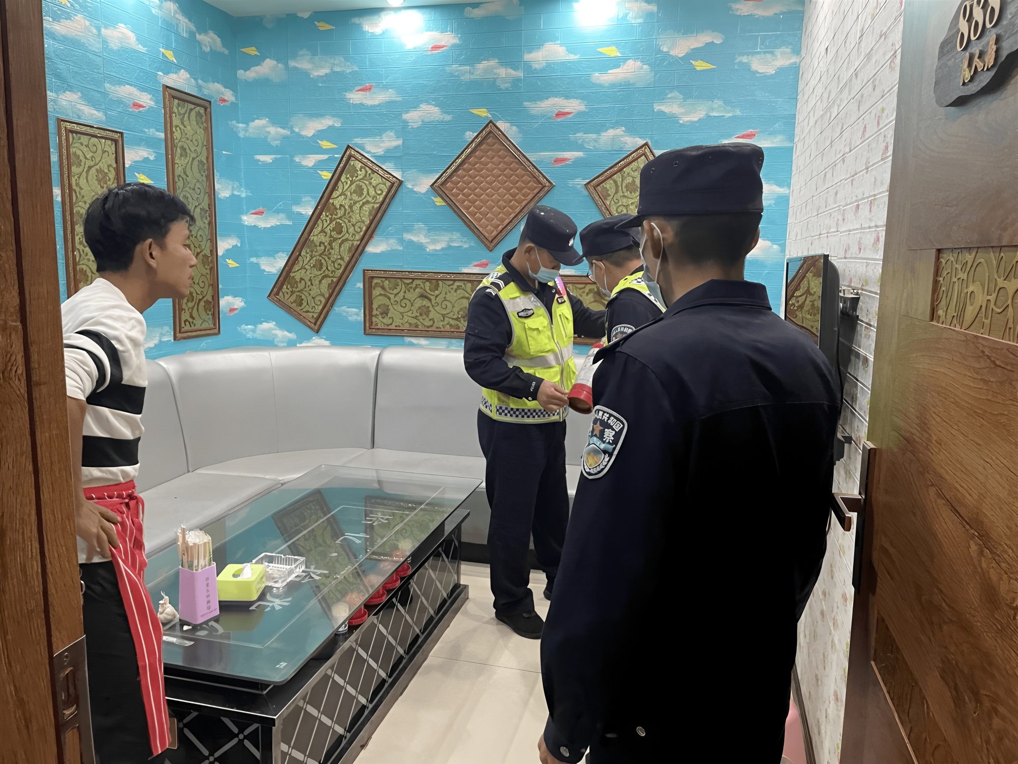 多个直播间同时涉黄 快手急招安全岗