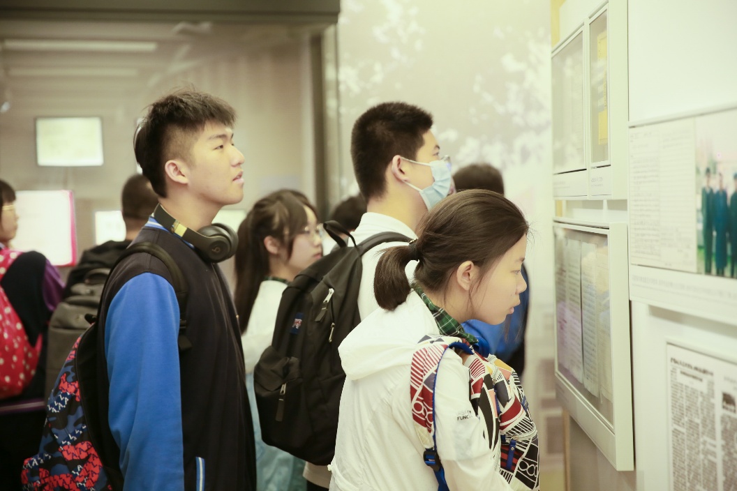 国际校校长施华：一场始于“母亲”身份的教育探索｜我们的四分之一世纪