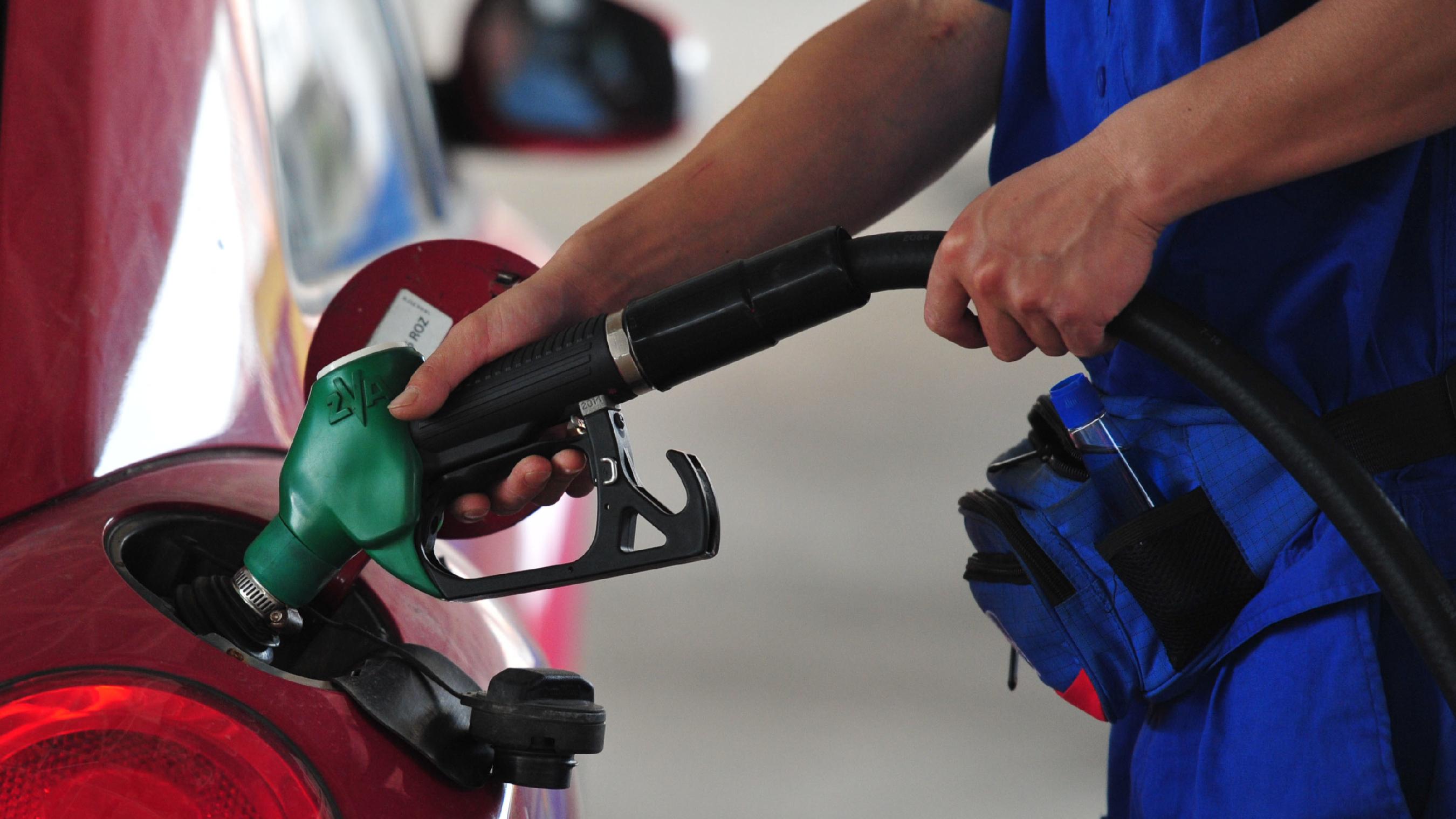 今日看点｜2026年国内油价首调预计将搁浅