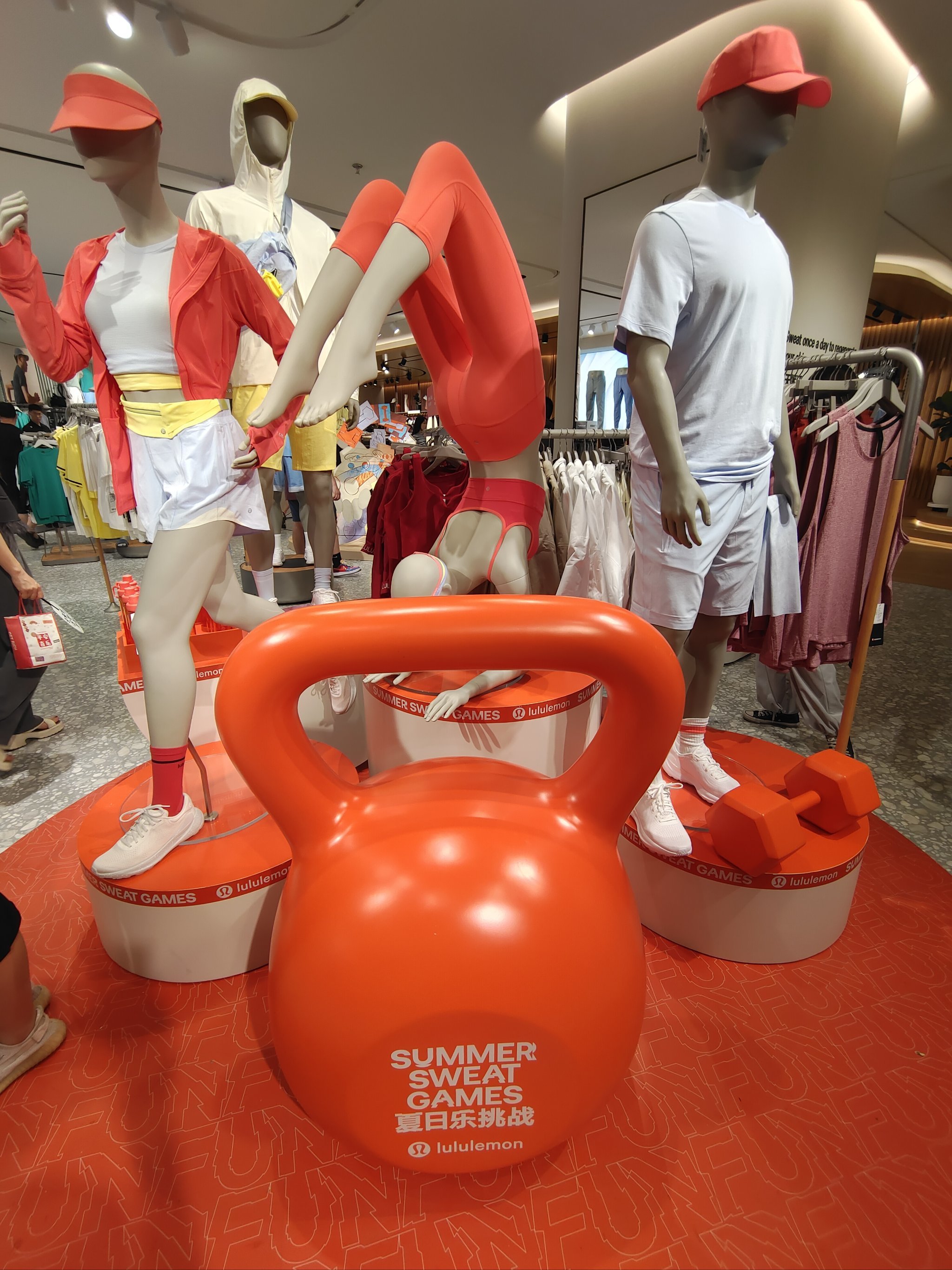 Alo挖角DIOR总经理,背后透露品牌豪华化战略意图直指Lululemon