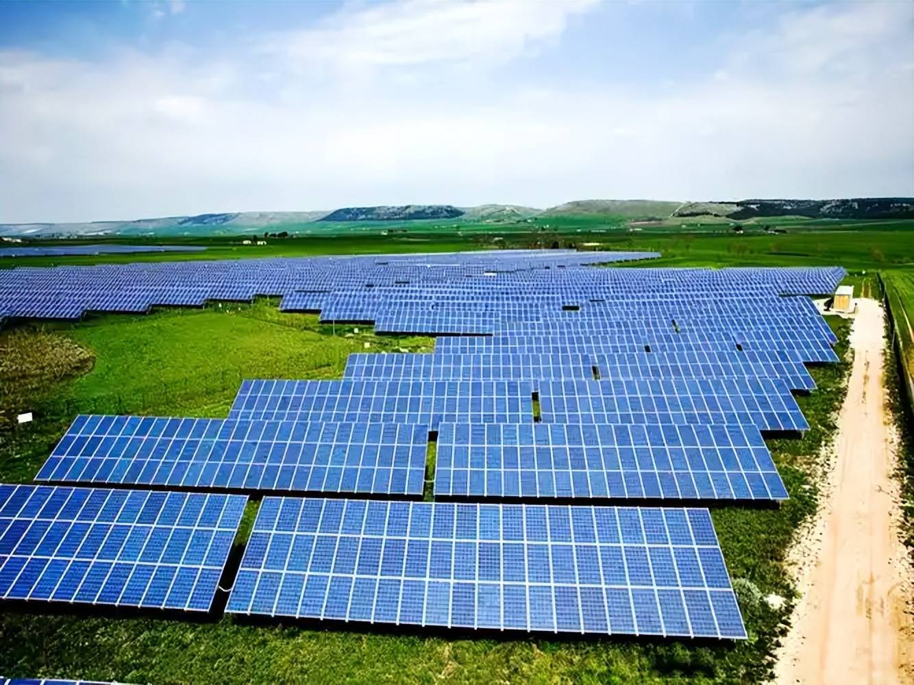 光伏出口退税取消落地，组件企业或进一步加速出清