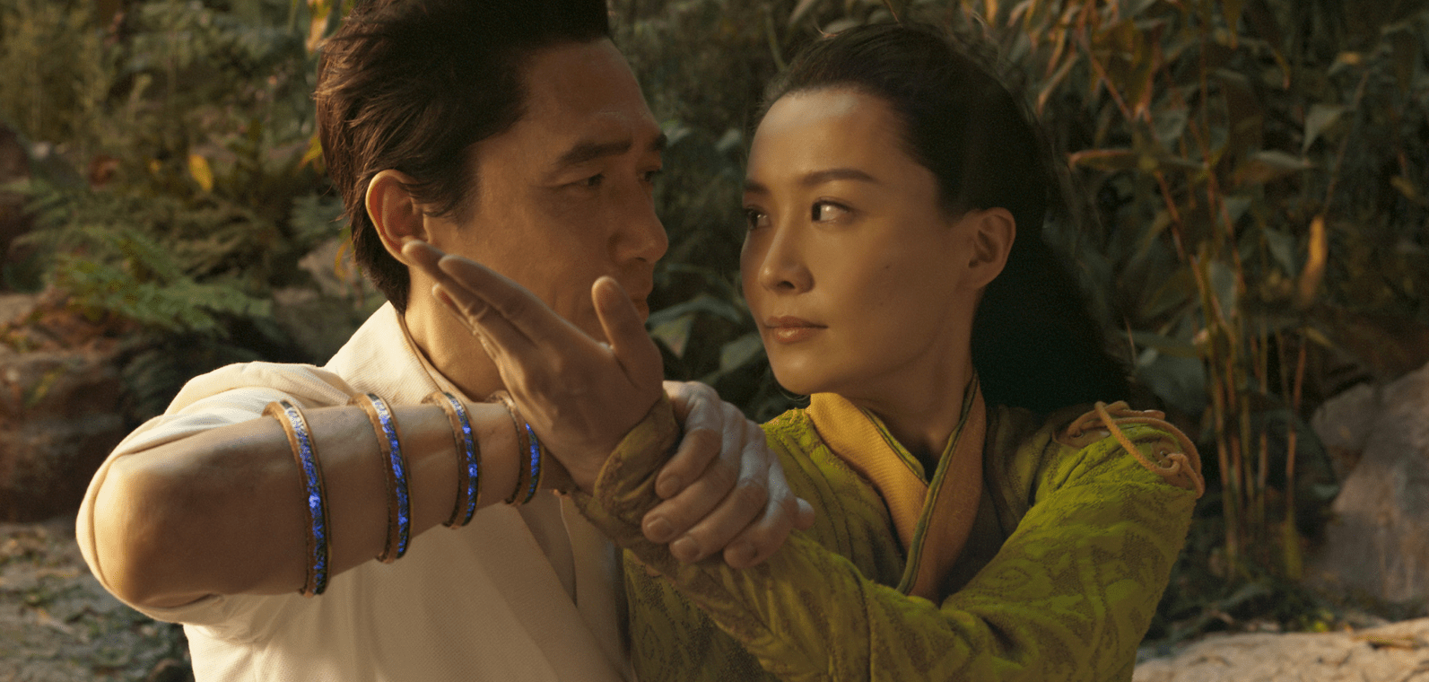 水井坊2025业绩腰斩创十年来“最差”，梁朝伟营销效应能否拯救？