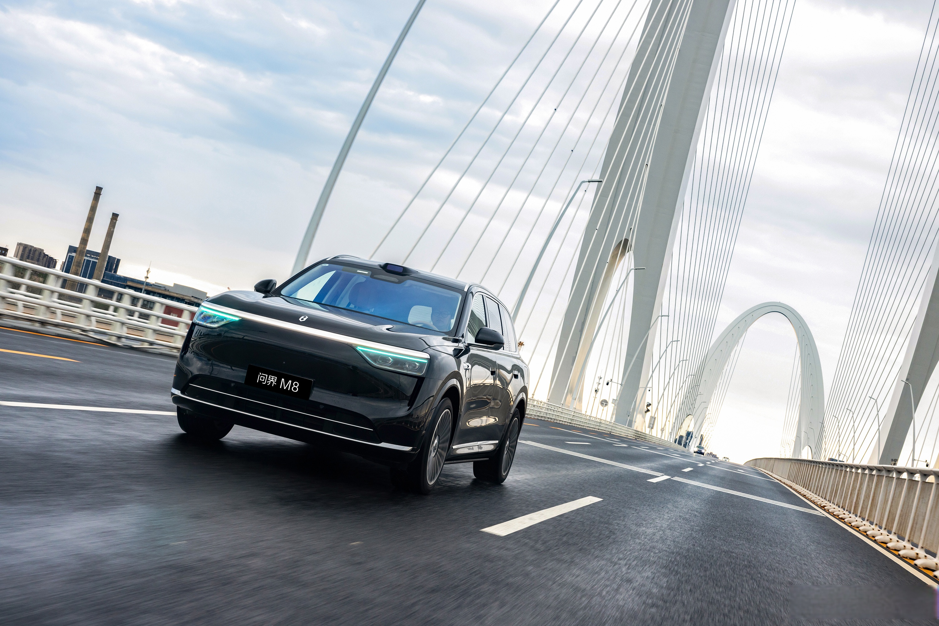 问界100万辆下线,张兴海感谢“跨界融合”新模式