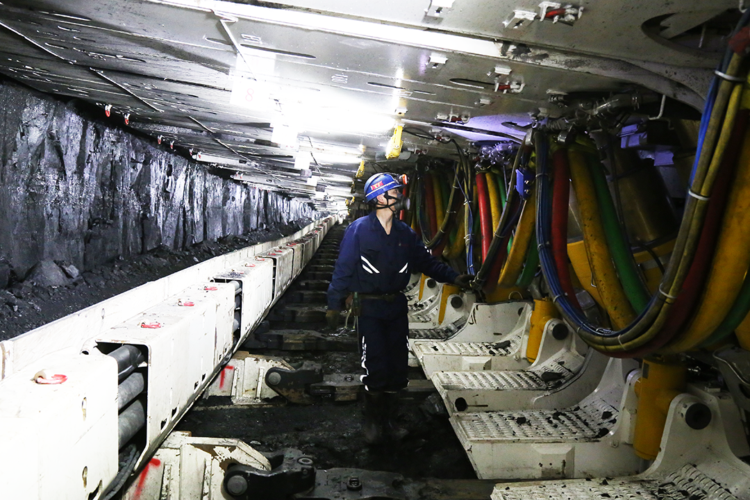 兖矿能源获得实用新型专利授权:“孤岛工作面底板涌水监测治理装置”