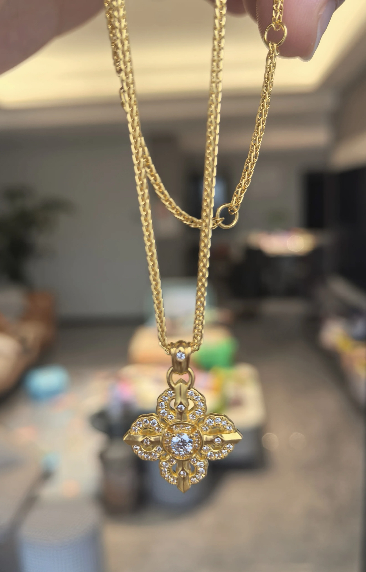 从符号炫耀到价值消费 老铺黄金引领中国高奢换轨