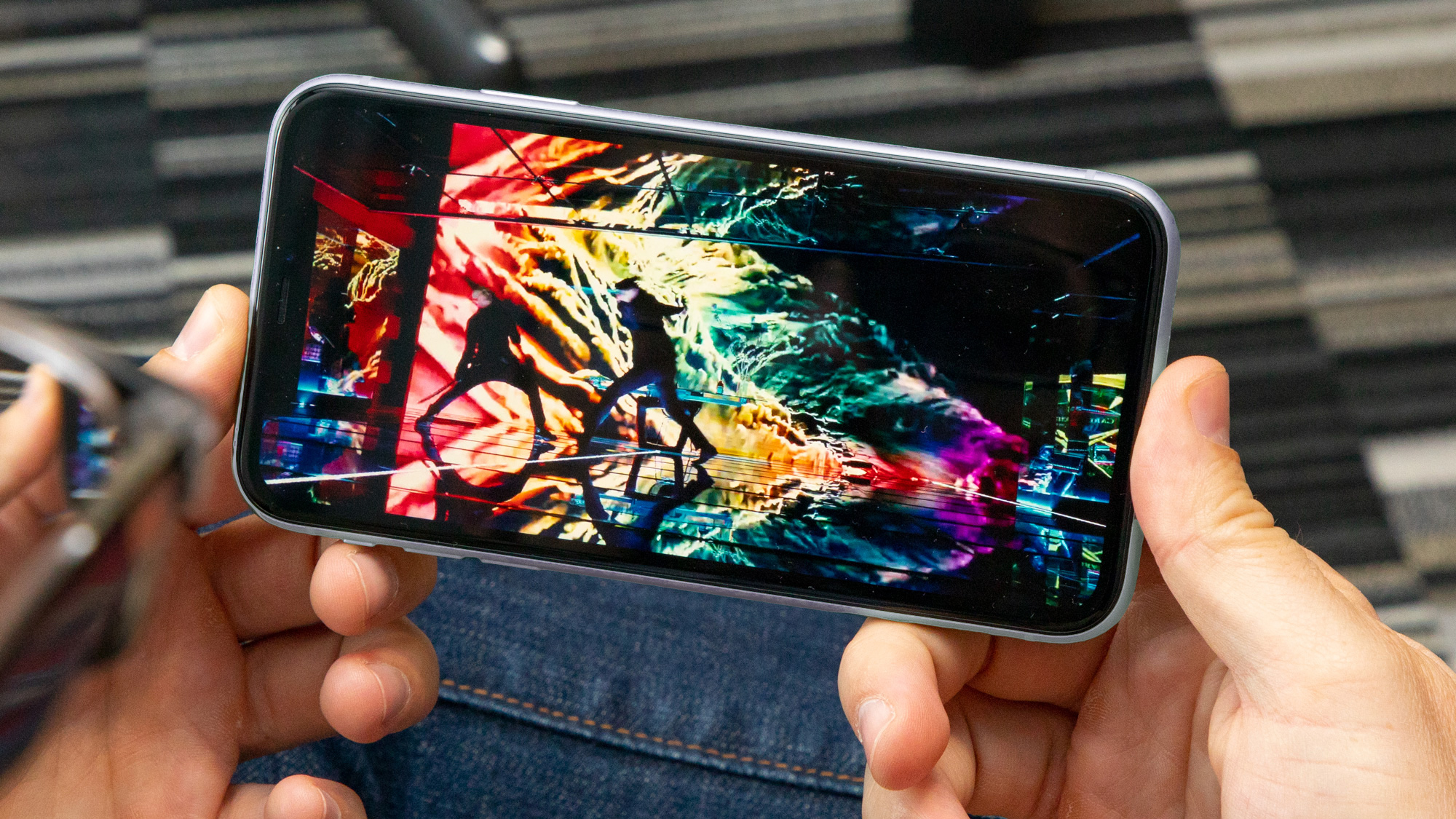 为“简单”买单，iPhone 4S爆火背后