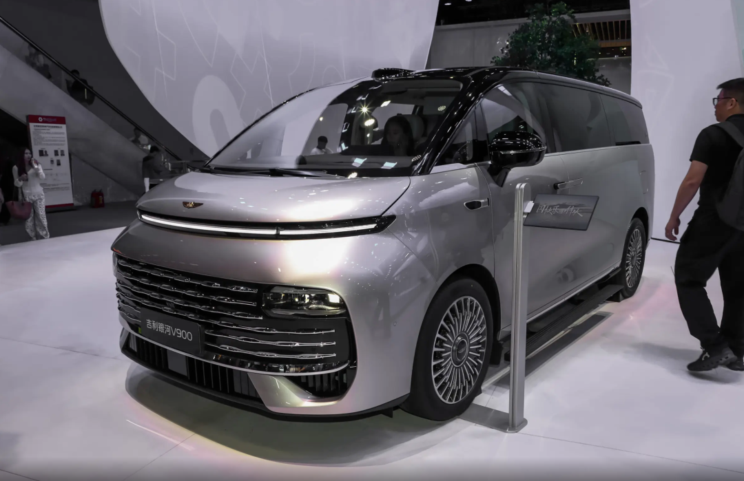 填补豪华MPV空白,吉利银河V900上市