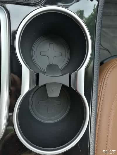 长安汽车获得发明专利授权：“车载翻盖杯托”