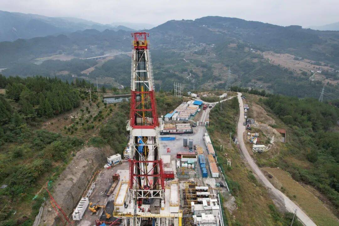 德石股份：螺杆钻具广泛应用于石油、天然气、页岩气、煤层气、地热能钻井工程及穿越工程等